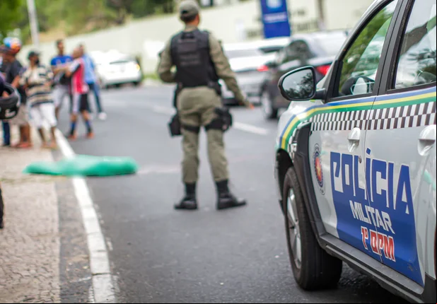 Motoboy morre ao colidir em poste na Marechal Castelo Branco