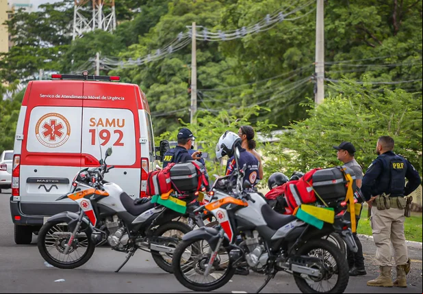 Casal fica ferido em acidente na Av João XXlll
