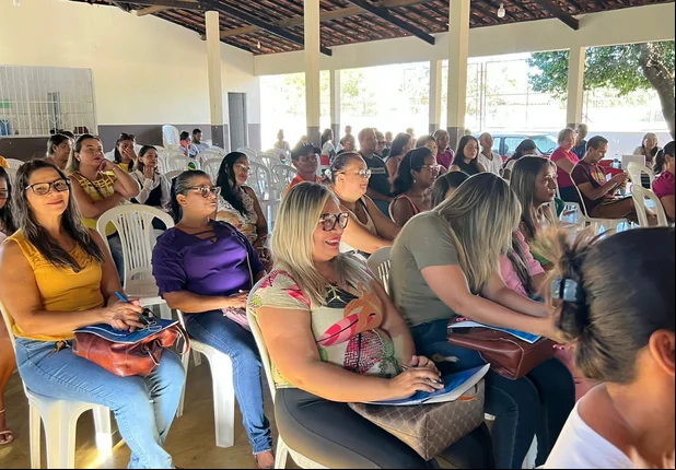 Curso em parceria com o Sebrae orienta microempreendedores de Curimatá