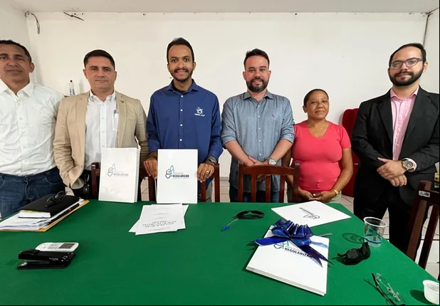 Prefeitura de Esperantina entrega registros de imóveis para moradores