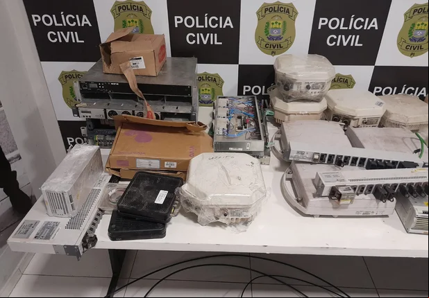 DRACO apreende meio milhão de reais em equipamentos da Oi e Vivo