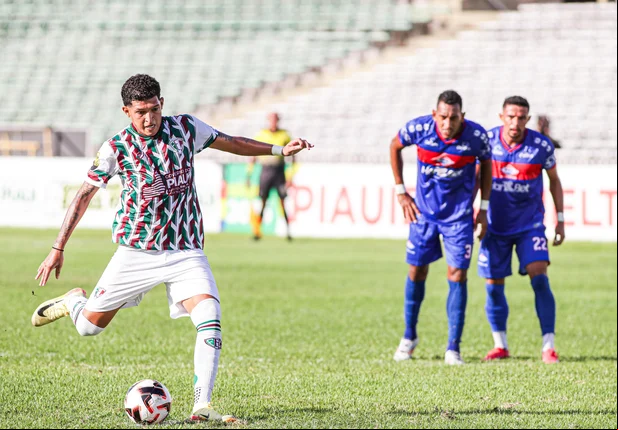 Fluminense-PI x Piauí pelo jogo de ida da final do Campeonato Piuiense