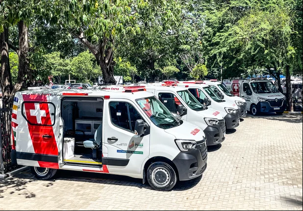 Governo do Piauí realiza solenidade de entrega de novas ambulâncias