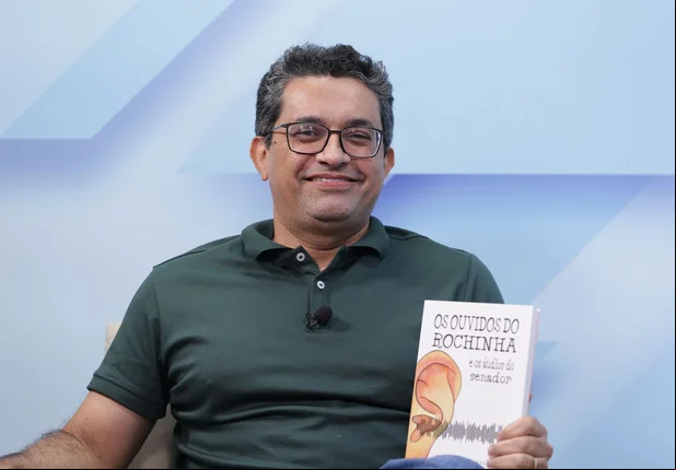 Zeferino Júnior lança seu 1º livro: Os ouvidos do Rochinha e os áudios do senador